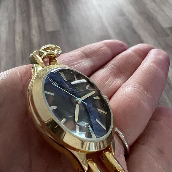 Chico’s Tortoise Face Gold Tone Chunky Chain Link Watch - Picture 7 of 8